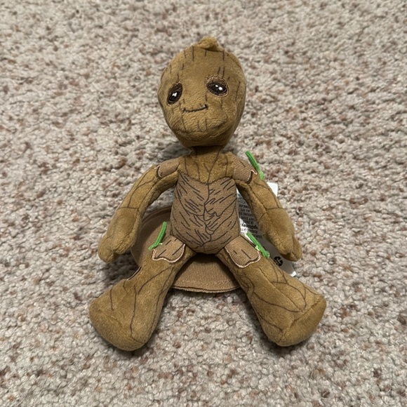 EUC Plush Groot Marvel Shoulder Buddy - Picture 1 of 3